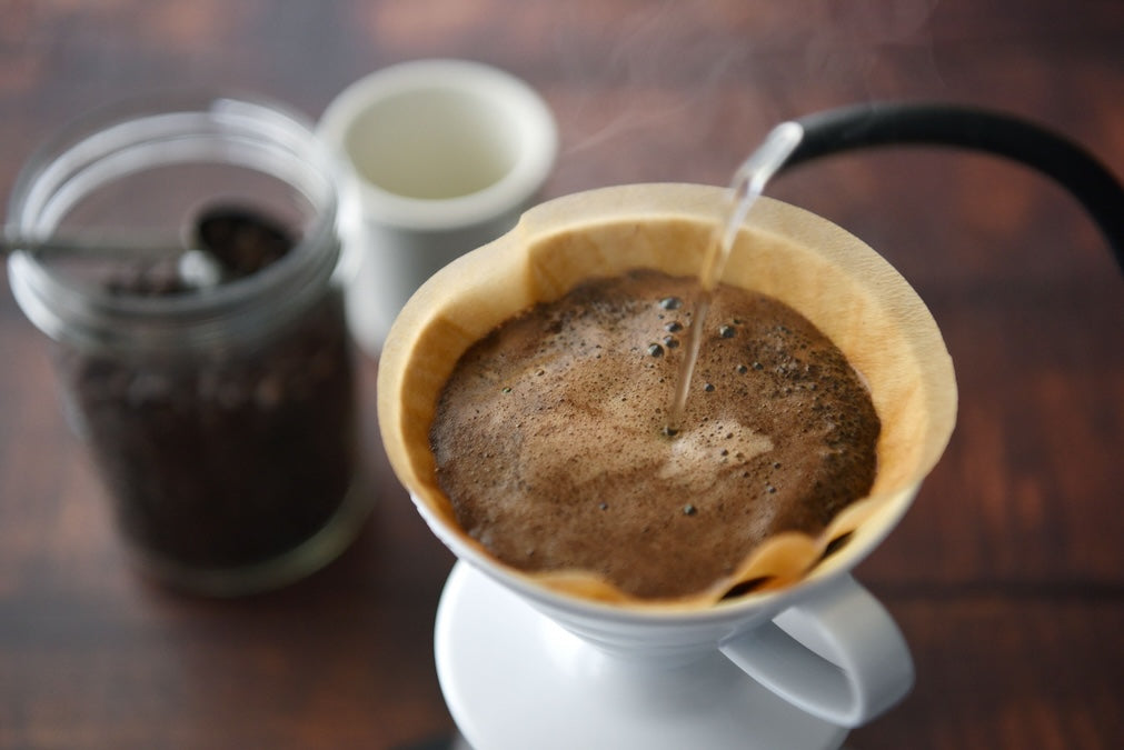 自宅で美味しいコーヒーを淹れるコツ｜豆選び・抽出・道具の基本ガイド
