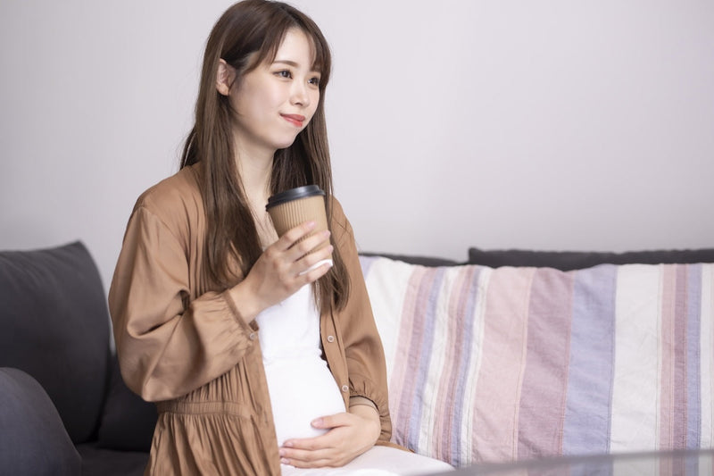 カフェインレスコーヒーは授乳中でも安心？｜安全性・選び方・おすすめ銘柄