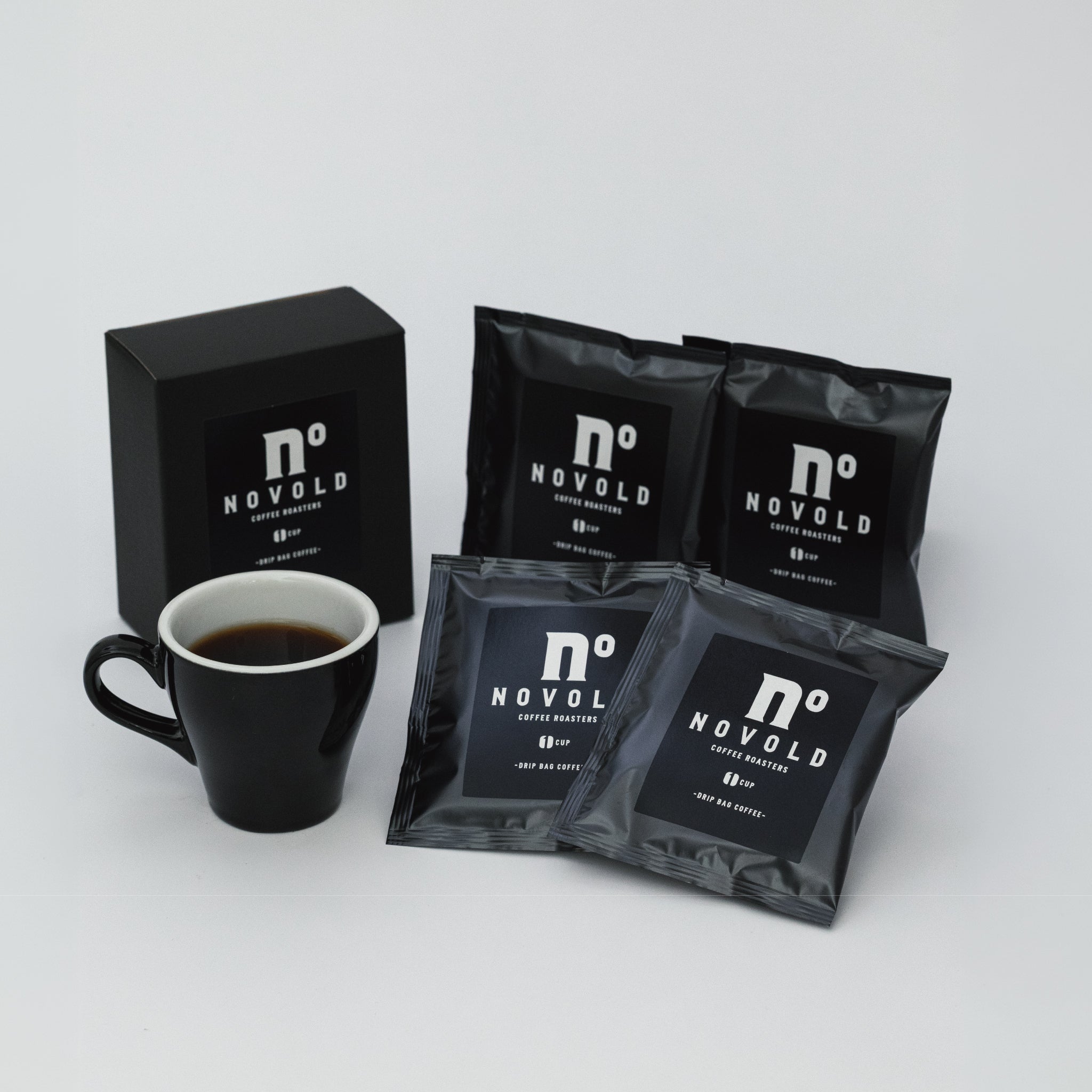 NOVOLD ドリップバッグ（４カップ入り） セット構成（箱・パッケージ・マグカップ）
