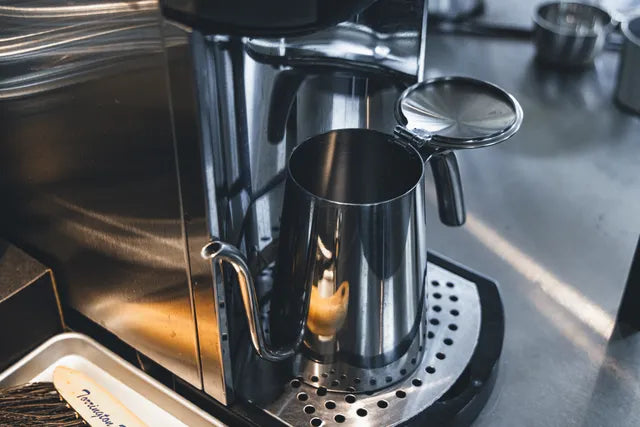 NOVOLD COFFEE ROASTERS 焙煎所の内観